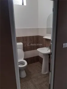 Espace Commercial à Louer 230 m² Strada Petru Cercel - Regata - foto 4