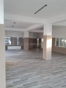 Espace Commercial à Louer 230 m² Strada Petru Cercel - Regata - foto 5