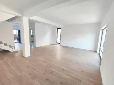 Vanzare - Casa - Vila - Prelungirea Ghencea - Cartierul Latin - 235000E TVA INCLUS - Comision 0 ! - foto 8