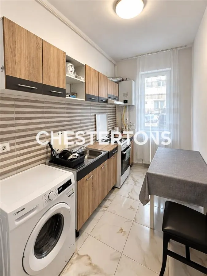 Apartamento de 2 Dormitorios Amueblado con Parking en Chiajna - foto 5