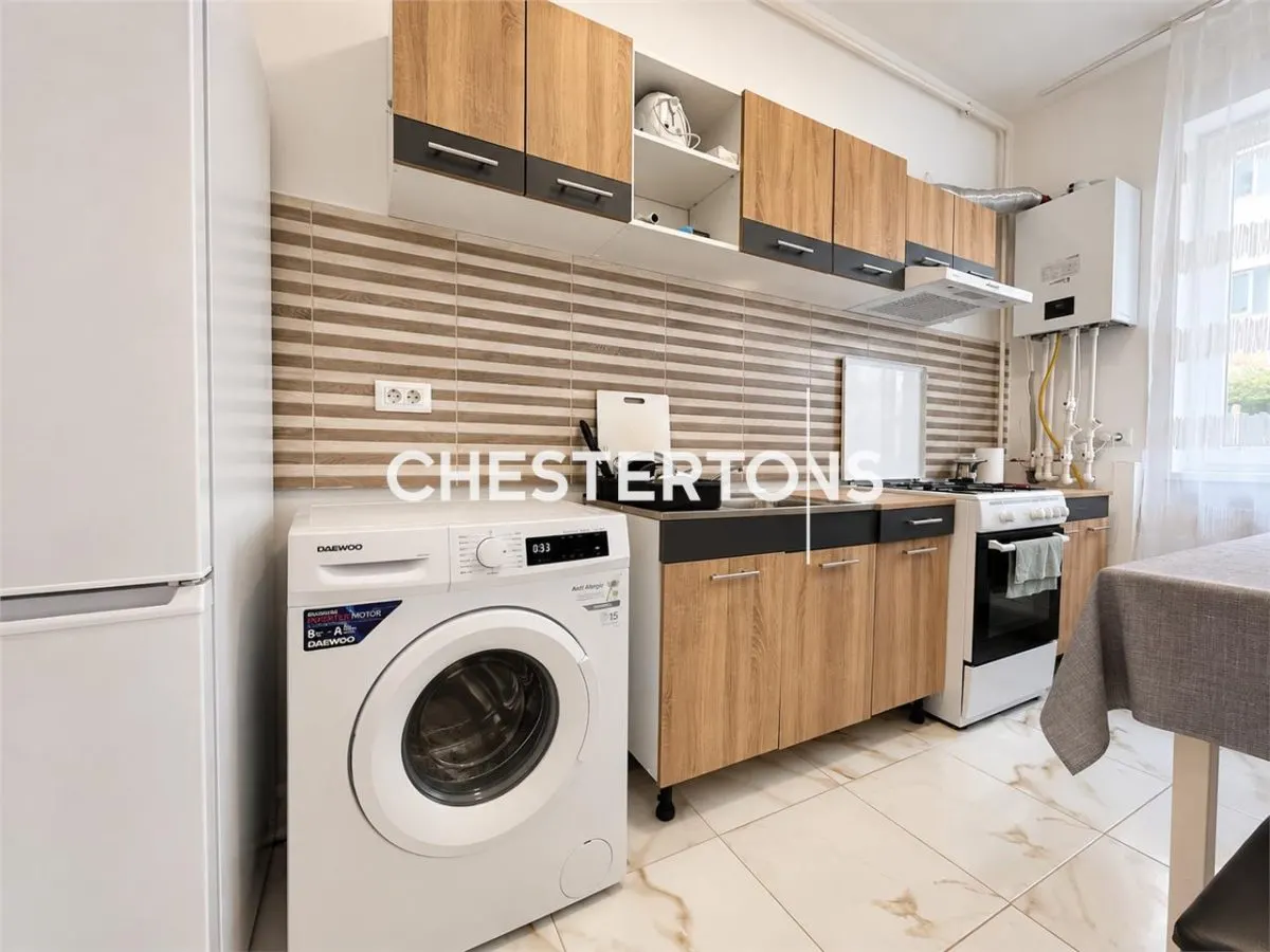 Apartamento de 2 Dormitorios Amueblado con Parking en Chiajna - foto 6
