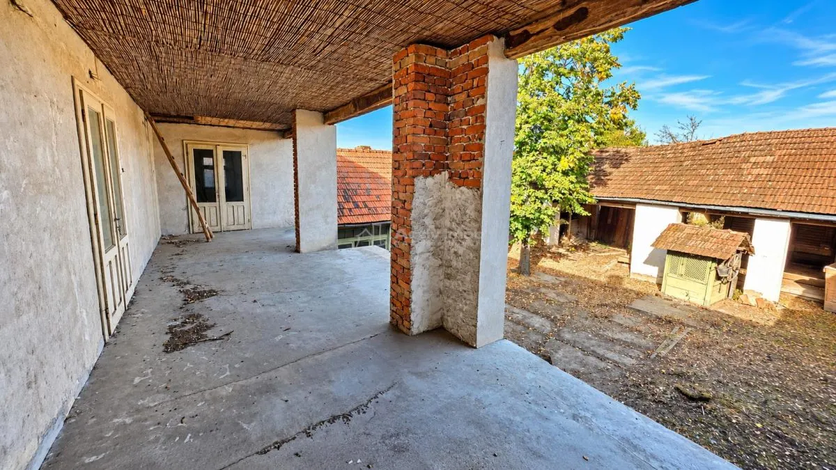 Comoraste | Villa P+1 | 12 Pièces | 944 sqm Terrain | Zéro Commission Acheteur - foto 12