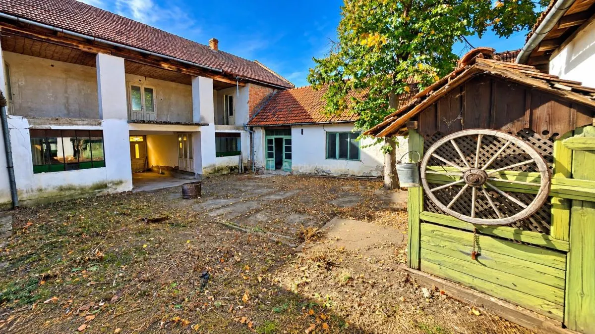 Comoraste | Villa P+1 | 12 Pièces | 944 sqm Terrain | Zéro Commission Acheteur - foto 9