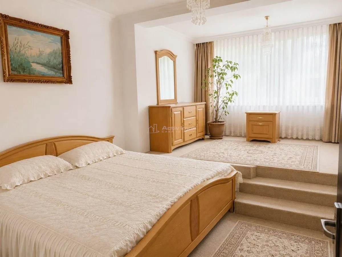 House / villa for sale 370 sqm in Baia Mare, Ferneziu area - foto 9