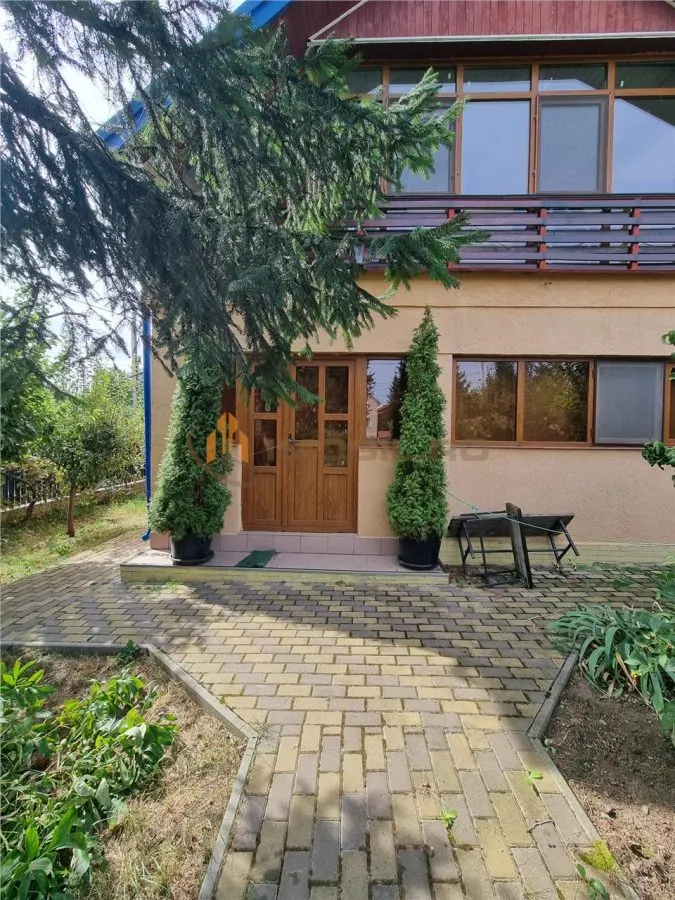 House / villa for sale 135 sqm in Iasi, Valea Adanca area - foto 1