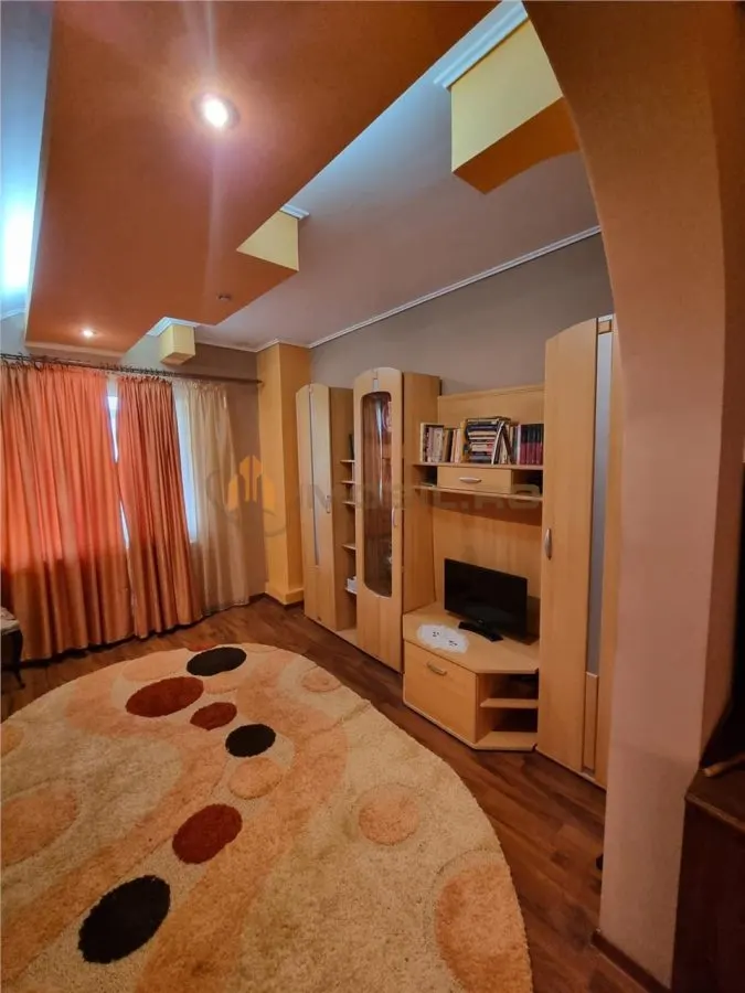 House / villa for sale 135 sqm in Iasi, Valea Adanca area - foto 11