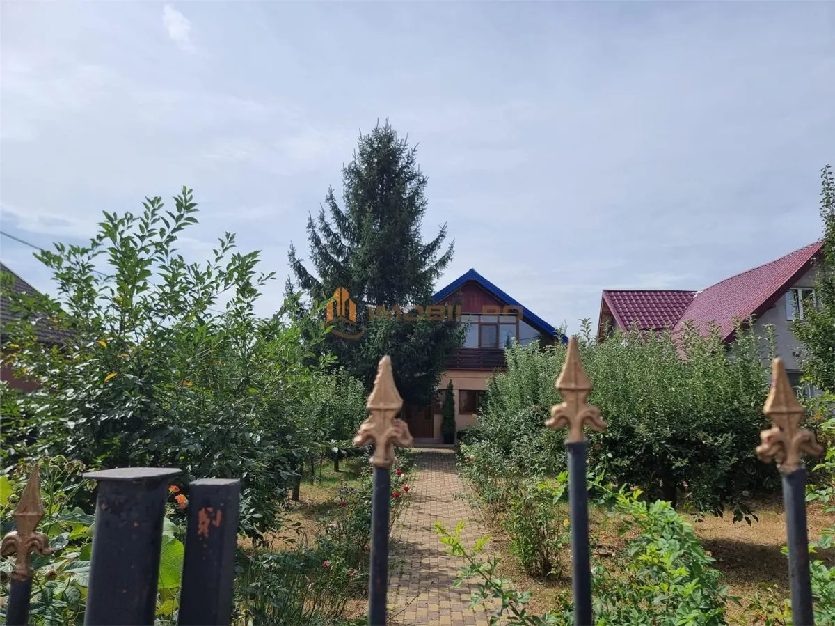 House / villa for sale 135 sqm in Iasi, Valea Adanca area - foto 12