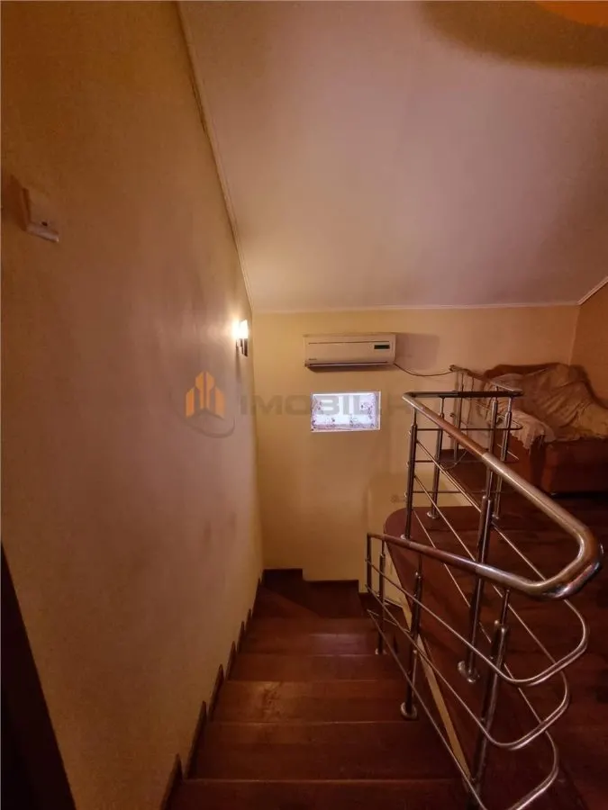 House / villa for sale 135 sqm in Iasi, Valea Adanca area - foto 6