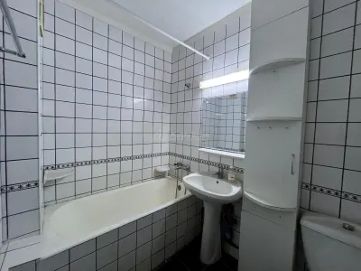 Lugoj, Ap., 2 Cam., 50 Mp., Et., Parter Inalt, Decomandat, Central, Aproape de Catedrala - foto 19