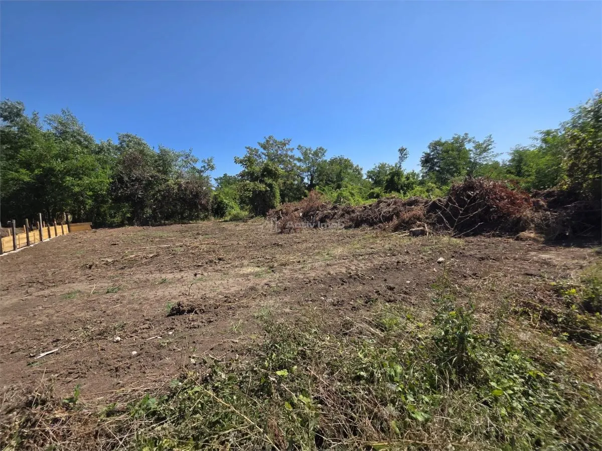 Terrain à Bâtir, 509 m², Façade de 30 m, Commune Vernesti - foto 1