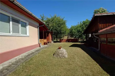 Propriété Rurale Substantielle avec Terrains Généreux et Constructions Solides en Cadre Tranquille - foto 2