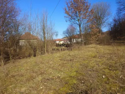 Teren intravilan la liziera padurii - foto 8