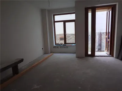 Immeuble Neuf Adapté à l'Hébergement ou Bureaux à Brad, Hunedoara - foto 4