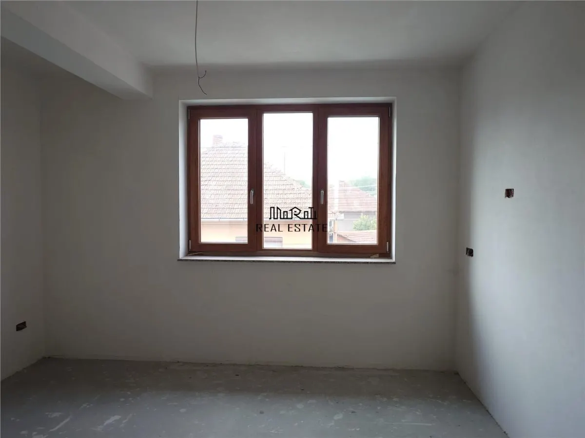 Immeuble Neuf Adapté à l'Hébergement ou Bureaux à Brad, Hunedoara - foto 5