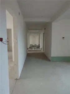 Immeuble Neuf Adapté à l'Hébergement ou Bureaux à Brad, Hunedoara - foto 7
