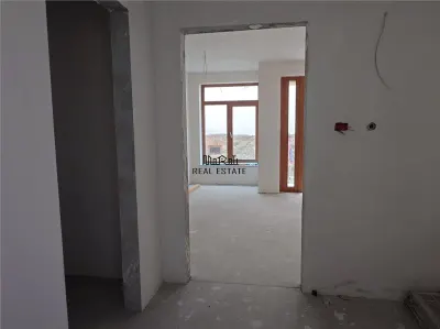 Immeuble Neuf Adapté à l'Hébergement ou Bureaux à Brad, Hunedoara - foto 9