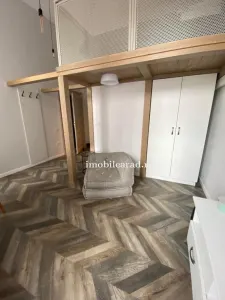 Apartamento ultracentral €60 por día, amueblado con estilo único junto al Ayuntamiento de Arad - foto 2