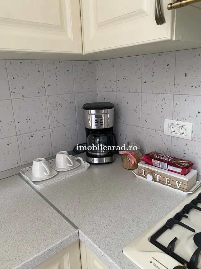 Apartamento ultracentral €60 por día, amueblado con estilo único junto al Ayuntamiento de Arad - foto 12