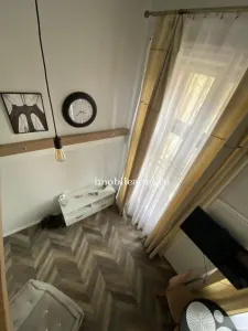 Apartamento ultracentral €60 por día, amueblado con estilo único junto al Ayuntamiento de Arad - foto 16