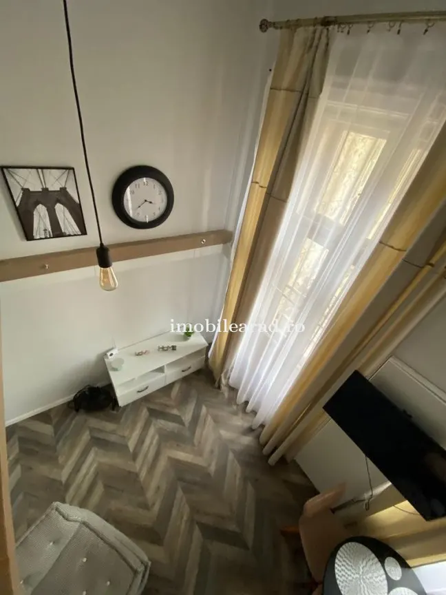 Apartamento ultracentral €60 por día, amueblado con estilo único junto al Ayuntamiento de Arad - foto 16