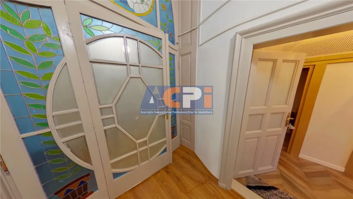 Apartamento ultracentral €60 por día, amueblado con estilo único junto al Ayuntamiento de Arad - foto 23