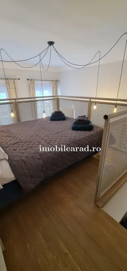 Apartamento ultracentral €60 por día, amueblado con estilo único junto al Ayuntamiento de Arad - foto 7