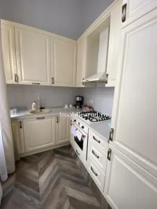 Apartamento ultracentral €60 por día, amueblado con estilo único junto al Ayuntamiento de Arad - foto 10