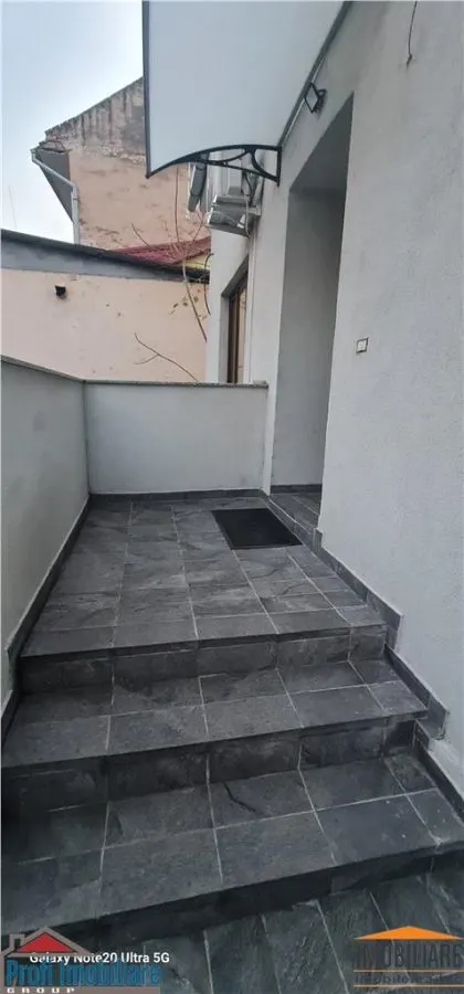 Apartment with 2 bedrooms for sale 46 sqm in Arad, Central area - foto 2