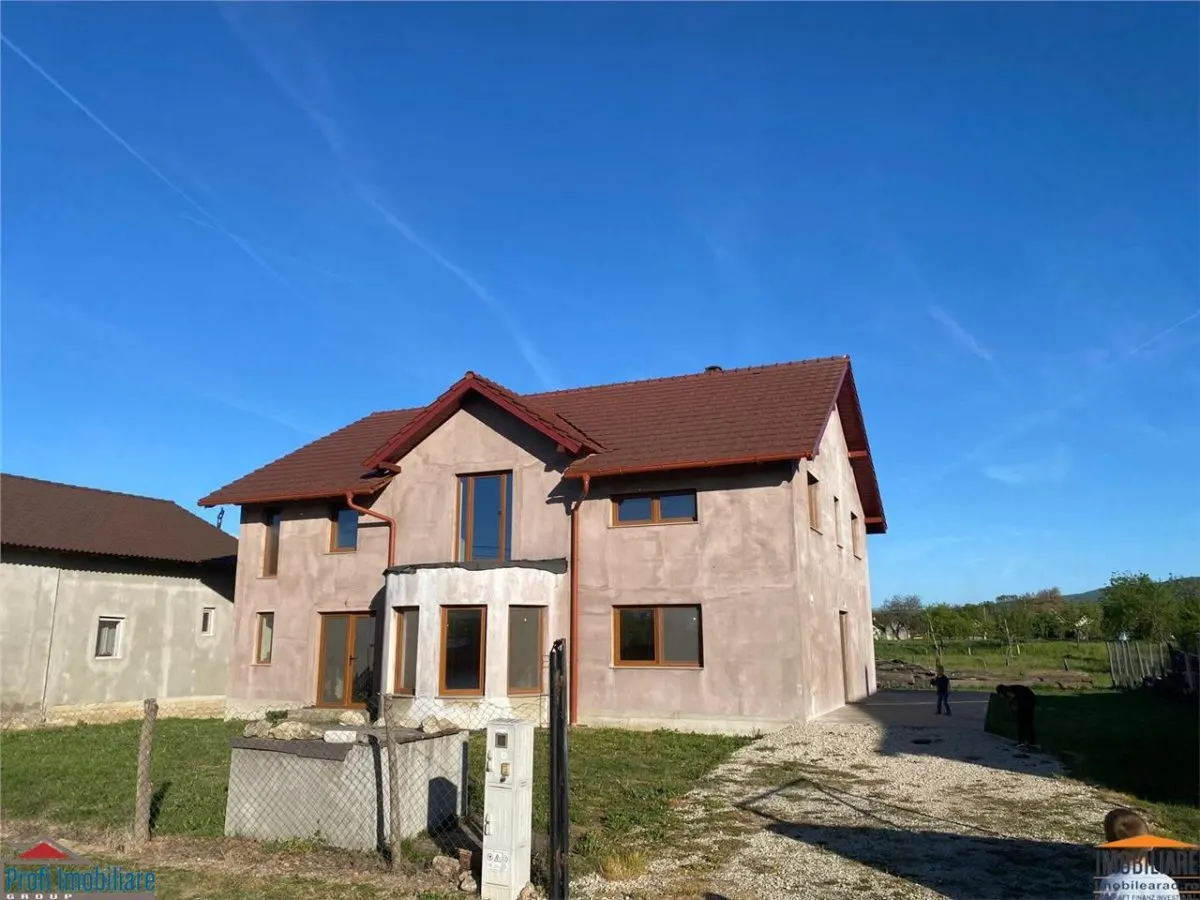 VILA Agrisul Mare-Arad | zona Casoia | 240mp utili 6 camere| Constructie Impunatoare | - foto 1