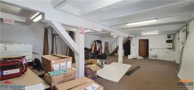 Espace Industriel – Halle 300 m², RDC + 1er Étage, Centre Arad - Arad