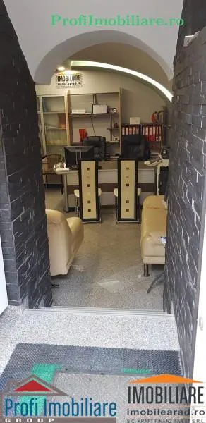 Ultra-Central Commercial Space for Offices, Salon or Practice in Arad - foto 1