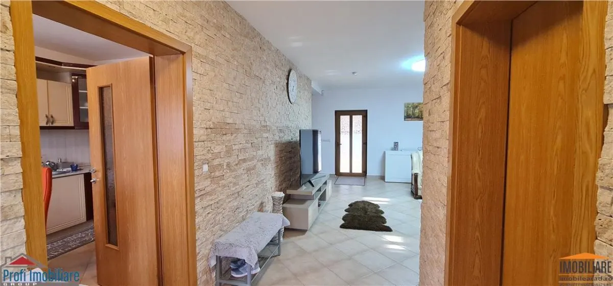 Vila P+M cu garaj inchis, in Bujac, pe colt - foto 9