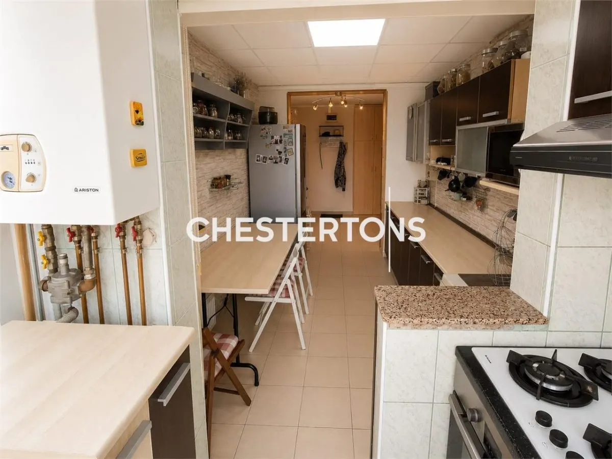 Apartament de 4 camere in zona metrou Aparatorii Patriei - foto 9