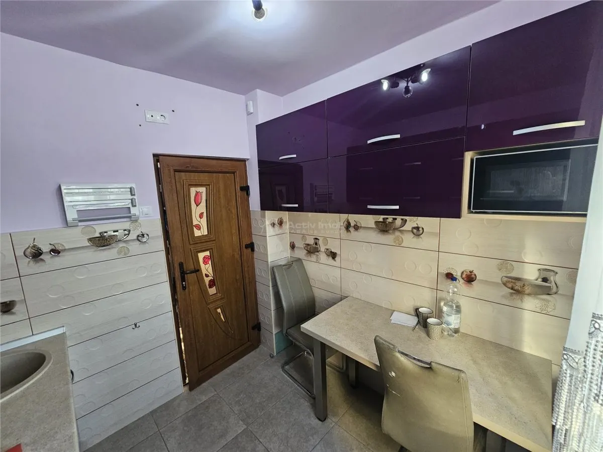 Apartment with 2 bedrooms for sale 54 sqm in Resita, Micro I area - foto 7
