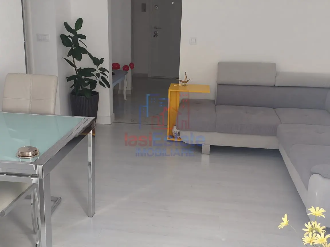 Apartment with 3 bedrooms for sale 60 sqm in Iasi, Podu Ros area - foto 1