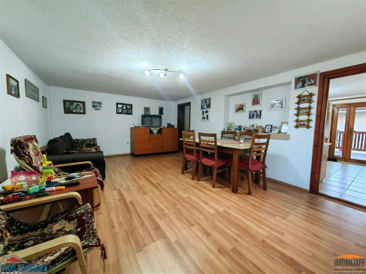 Casa mare cu etaj la principala in Fantanele - REDUCERE - foto 2