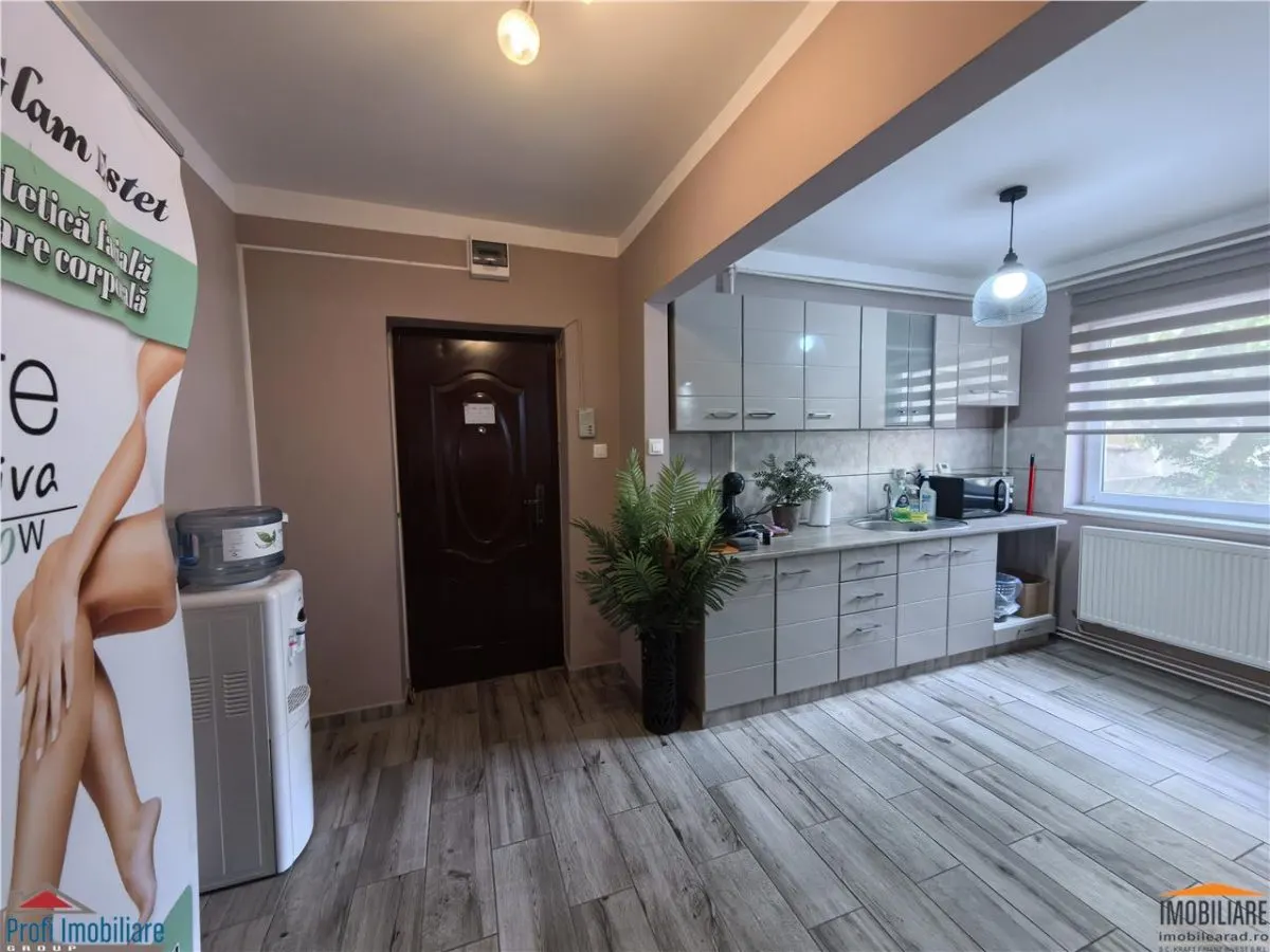Apartment with 2 bedrooms for rent 50 sqm in Arad, Ultracentral area - foto 2