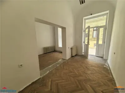 SPATIU COMERCIAL / BIROU ULTRACENTRAL ARAD – ACCES STRADĂ – 39.000 € - foto 4