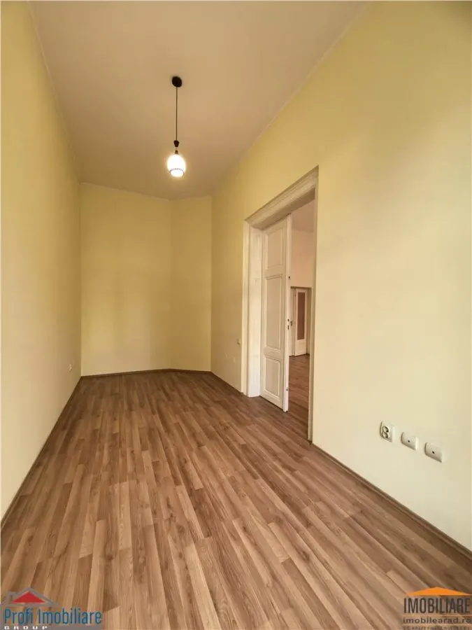 Apart 3 camere etaj 1 la KM 0 - Primaria Arad - foto 11
