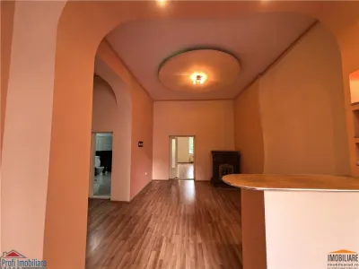 Apart 3 camere etaj 1 la KM 0 - Primaria Arad - foto 3
