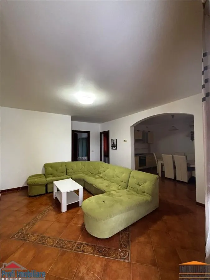 Apartamento de Tres Dormitorios en Alquiler, Barrio Gai, Arad - foto 1