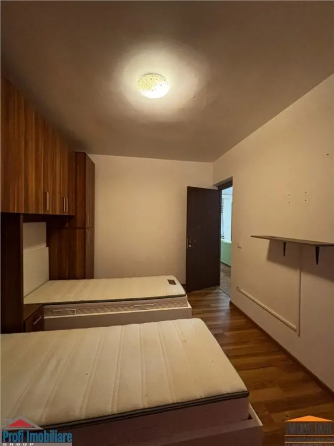 Apartamento de Tres Dormitorios en Alquiler, Barrio Gai, Arad - foto 3