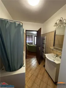 Apartamento de Tres Dormitorios en Alquiler, Barrio Gai, Arad - foto 7