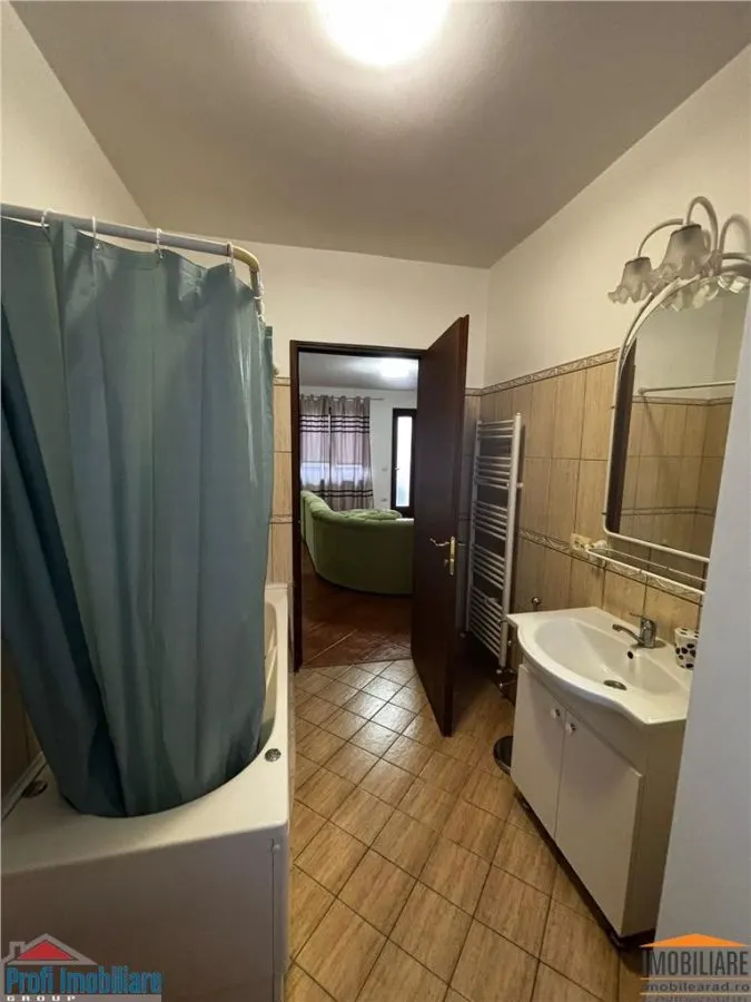 Apartamento de Tres Dormitorios en Alquiler, Barrio Gai, Arad - foto 7