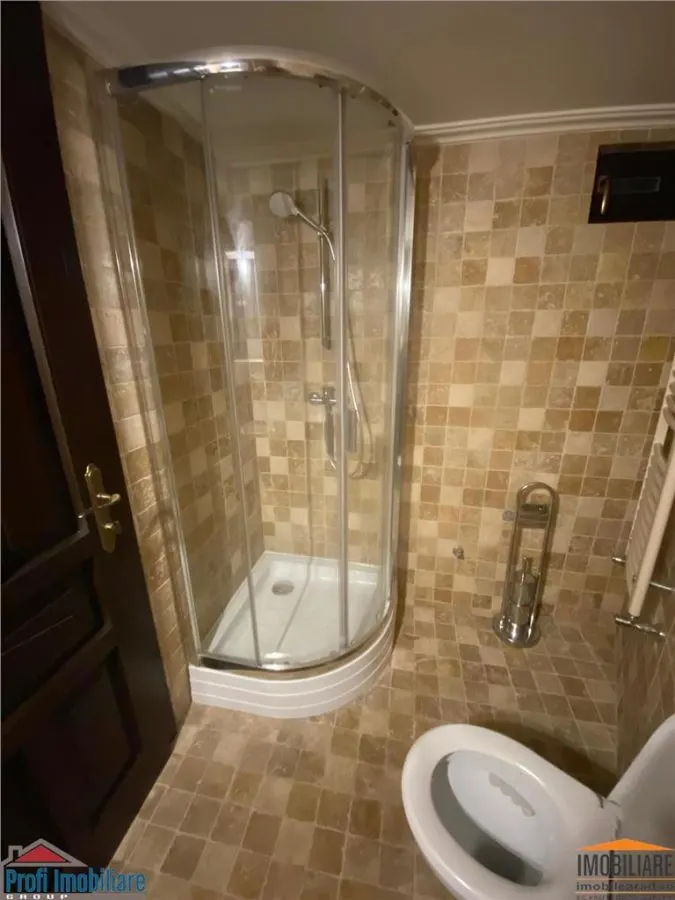 Appartement Spacieux en Centre-Ville d'Arad - foto 12
