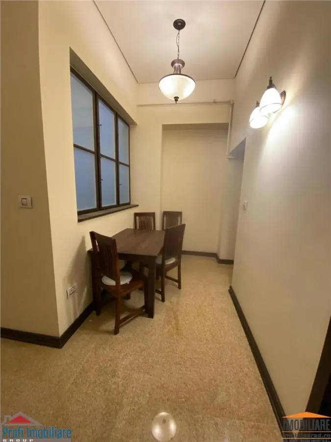 Appartement Spacieux en Centre-Ville d'Arad - foto 8