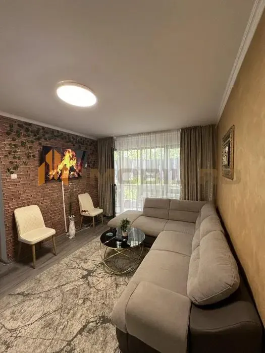 Appartement Deux Chambres, Quartier Tatarasi - foto 1