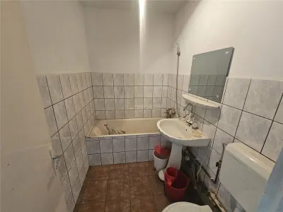 Apartment with 2 bedrooms for sale 46 sqm in Resita, Micro I area - foto 8