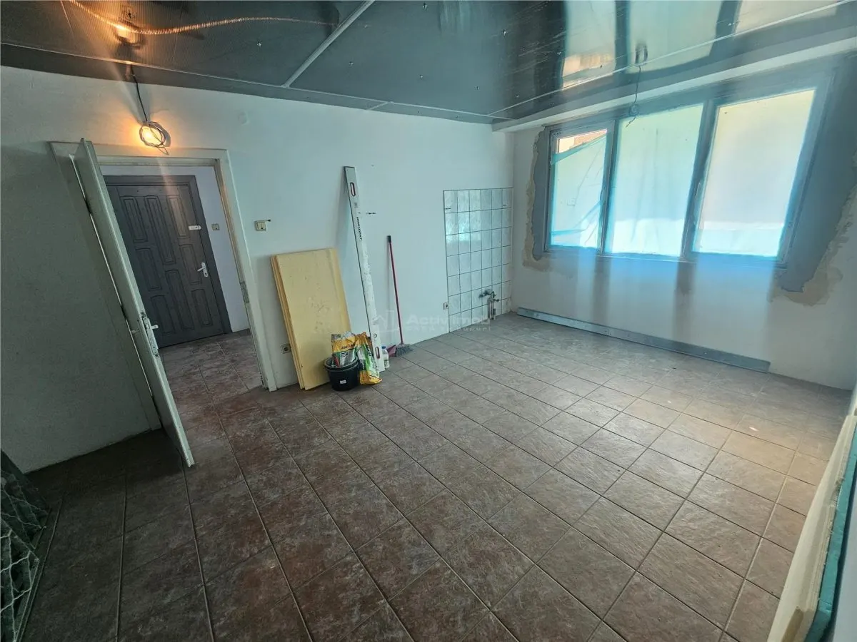 Apartment with 2 bedrooms for sale 46 sqm in Resita, Micro I area - foto 10