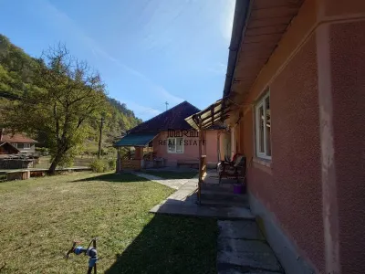 Deux Maisons avec Terrain et Forêt à Mihaileni, Buces - foto 15